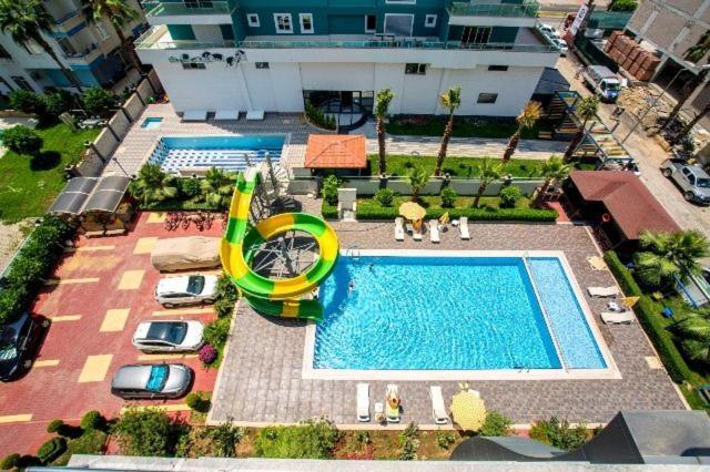 Cozy Sea View Next To The Beach, In The Mid Of The Market, Saturday Bazar, Restaurants & Bars Etc, Alanya Mahmutlar! Apartment Екстериор снимка